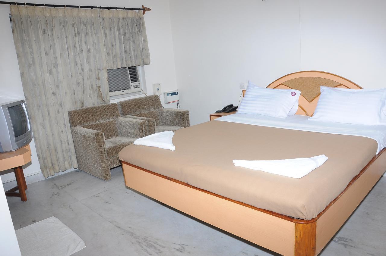 Hotel Annamalai Tiruchirappalli ภายนอก รูปภาพ